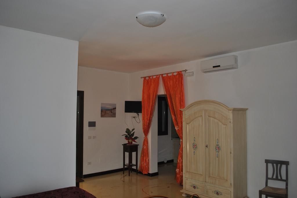 Tenuta La Spezia Carpignano Salentino Exterior foto