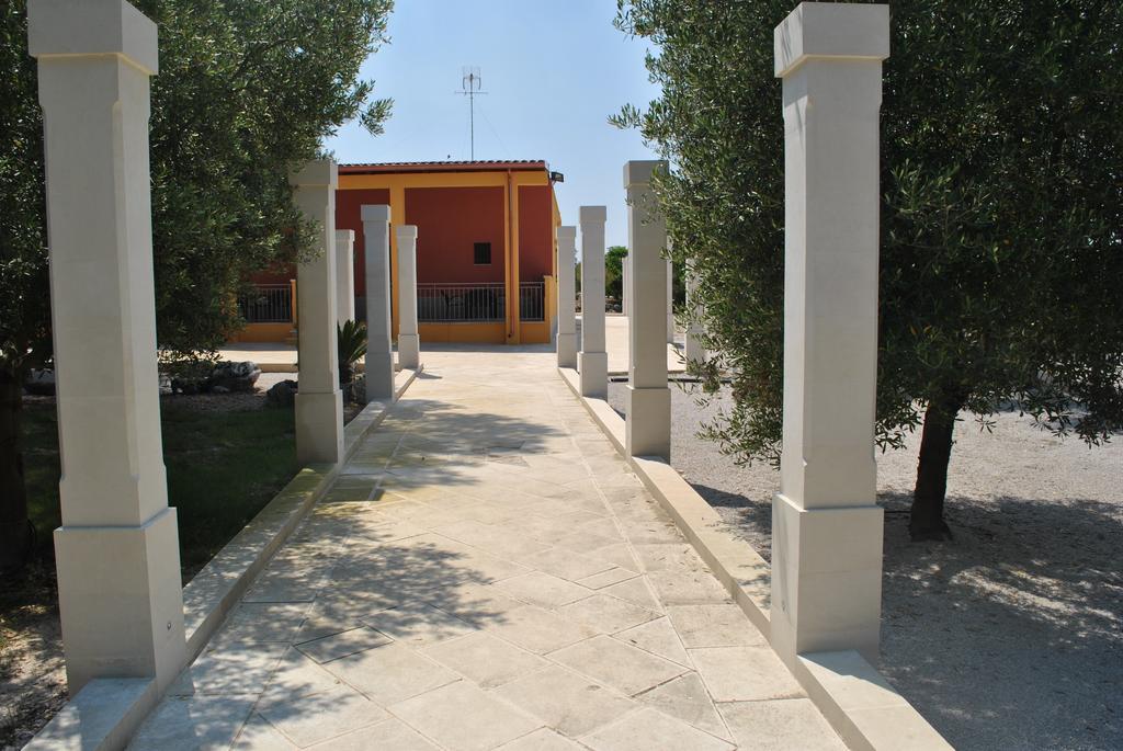 Tenuta La Spezia Carpignano Salentino Exterior foto