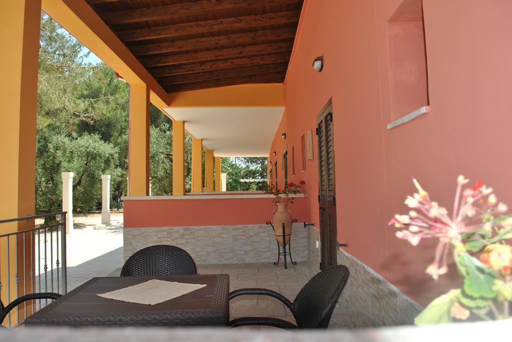 Tenuta La Spezia Carpignano Salentino Exterior foto